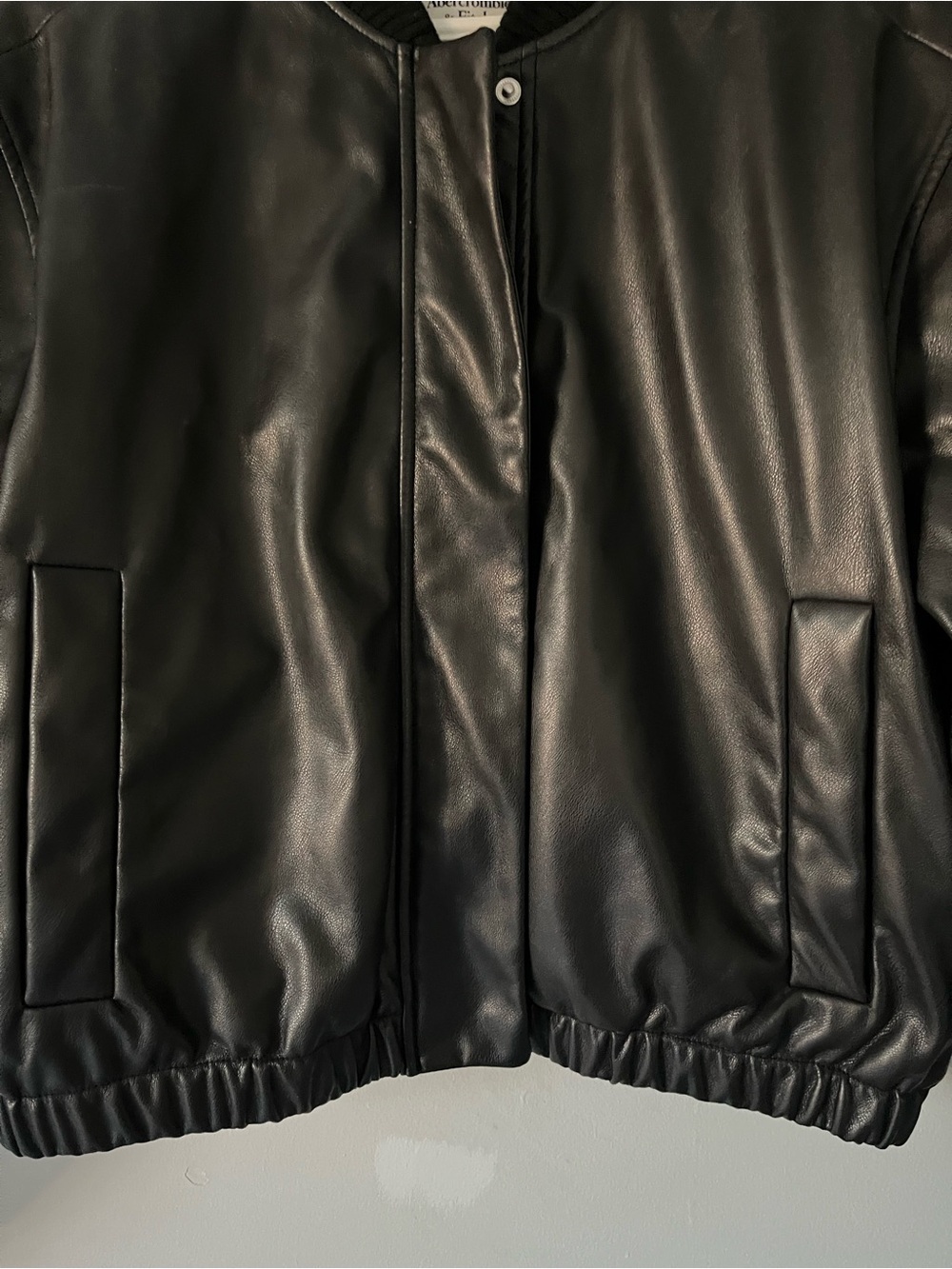 Abercrombie & Fitch Black vegan Leather cropped Bomber Jacket - Picture 4 of 14